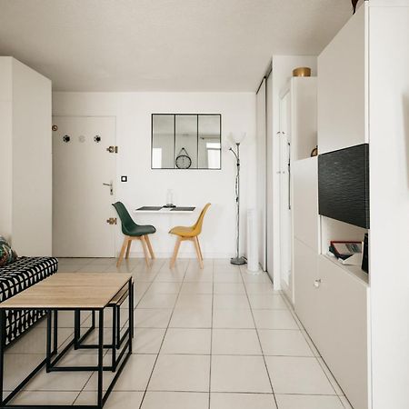 Cosy T1, A 10 Minutes A Pieds Des Plages Fréjus Extérieur photo