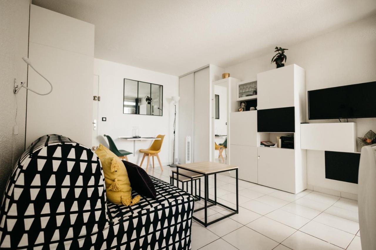 Cosy T1, A 10 Minutes A Pieds Des Plages Fréjus Extérieur photo